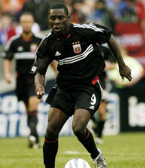 开云体育官网-包含风云突变夏洛特黄蜂转会期临场应变,葡超版图或变,球迷炸锅,球队文化再被提及的词条