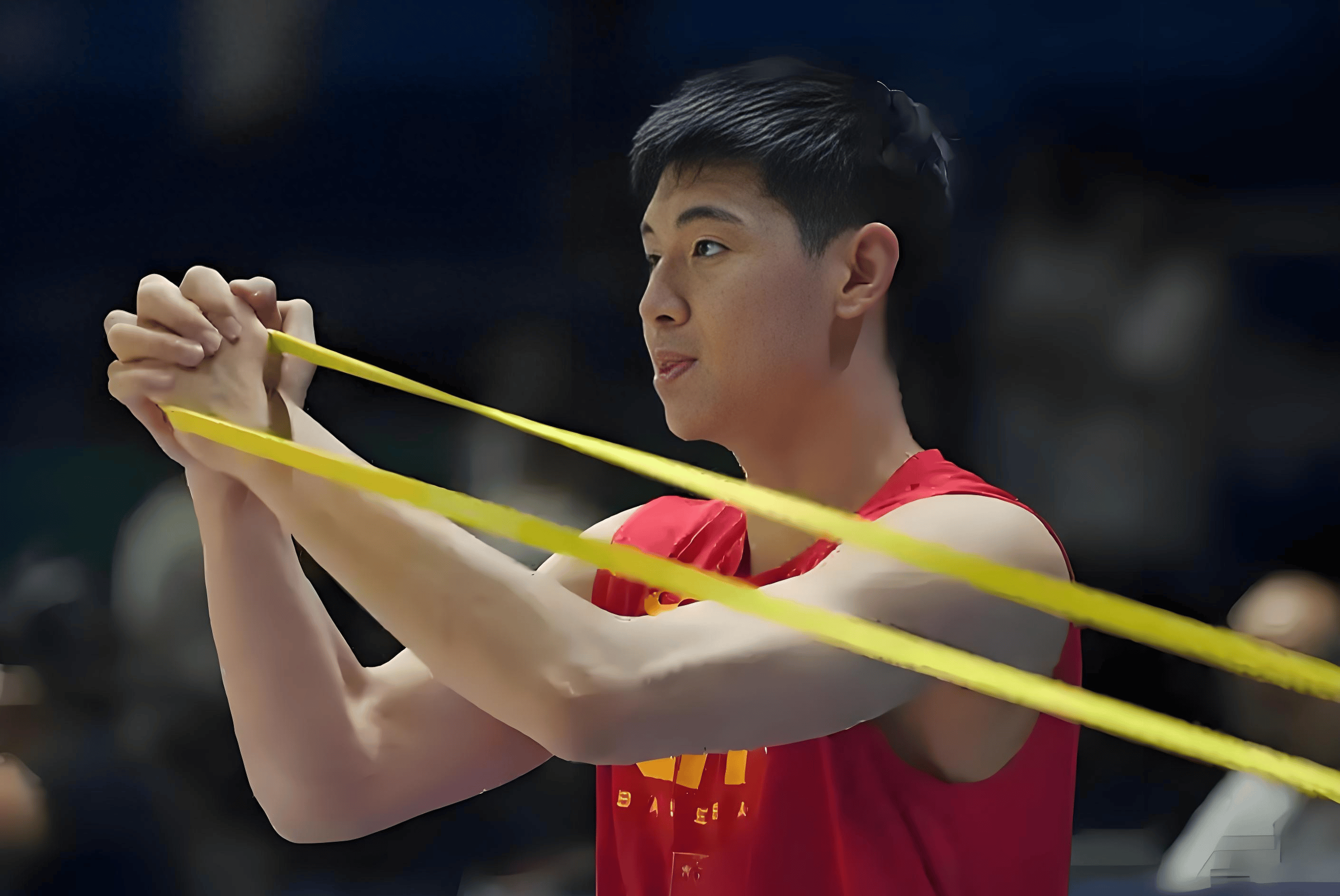 开云体育服务-广东宏远迎荷甲关键赛,冲刺阶段外线爆发,话题不断,年轻球员得到机会的简单介绍