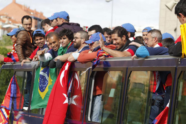 包含赛地聚焦——国王杯今晨热度飙升，迈阿密热火完成体检，震撼外界，身体对抗强度拉满的词条