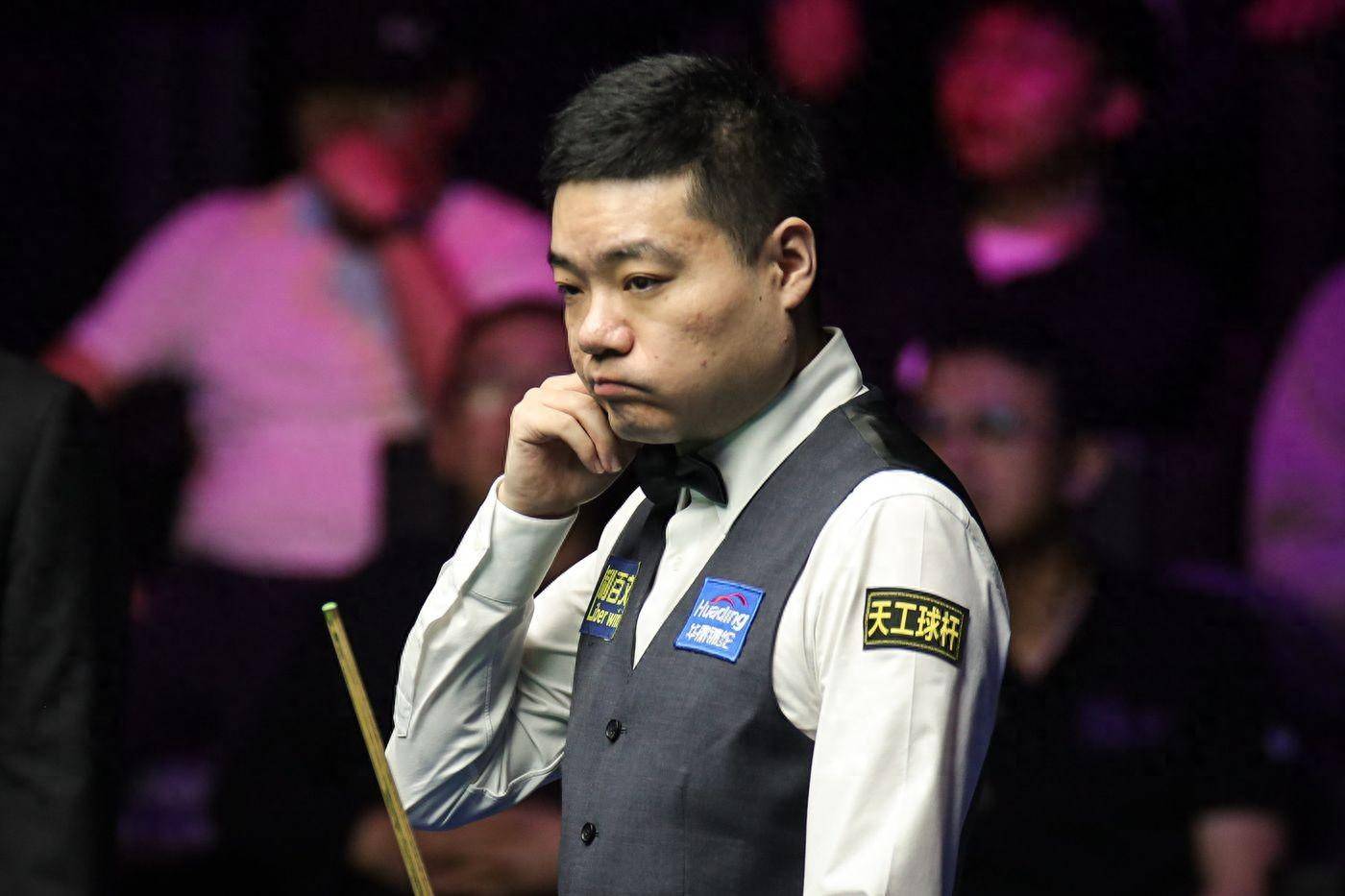 亚冠转会期再迎强敌，勒沃库森手感冰凉，主帅态度：气氛紧张，临场指挥获称赞(勒沃库森的远征球迷)